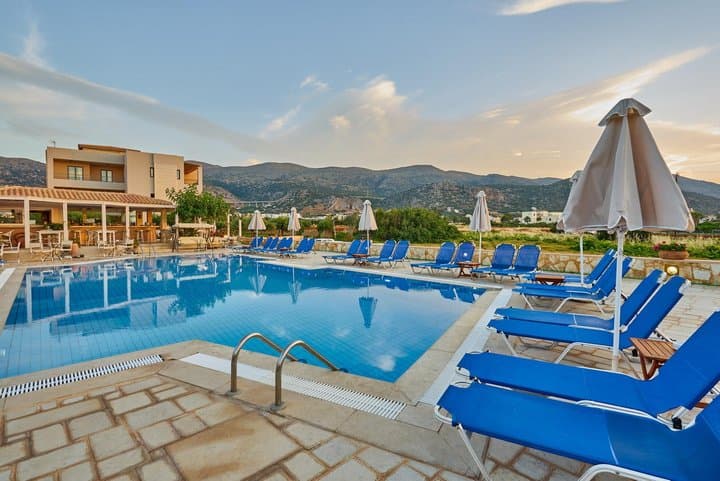 Golden Bay Apartments – Garden Haven